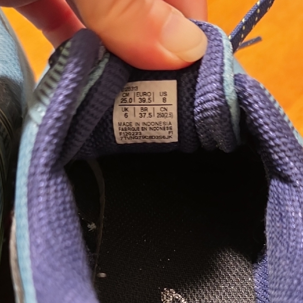 Asics Gel Venture 9 Womens Athletic Shoes - Picture 7 of 8